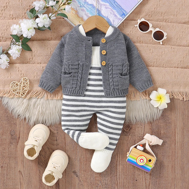 Conjunto Tricô Bebê Classic Sueter e Macacão